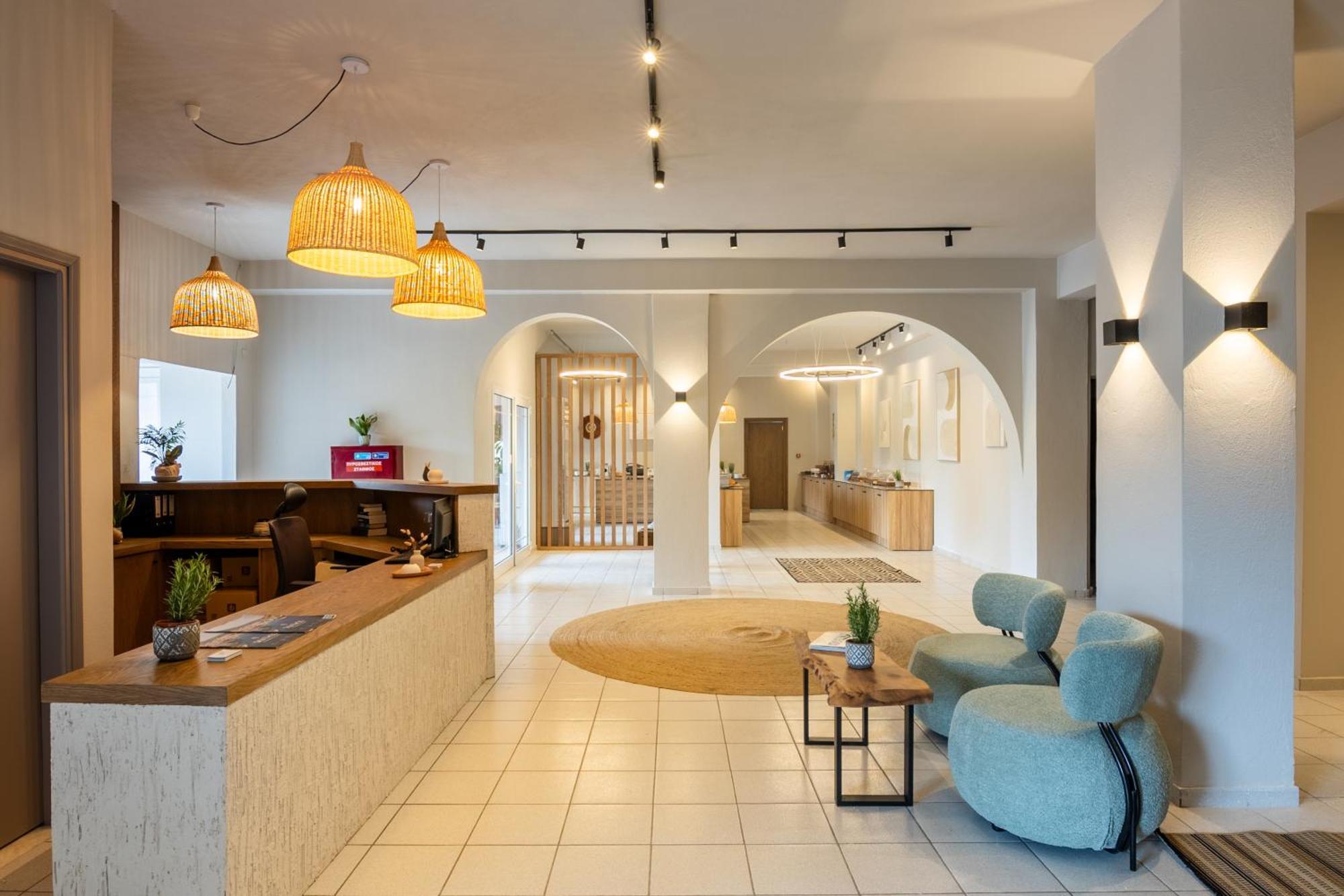 Petra Nera Skiathos, Philian & מלון דירות 4*