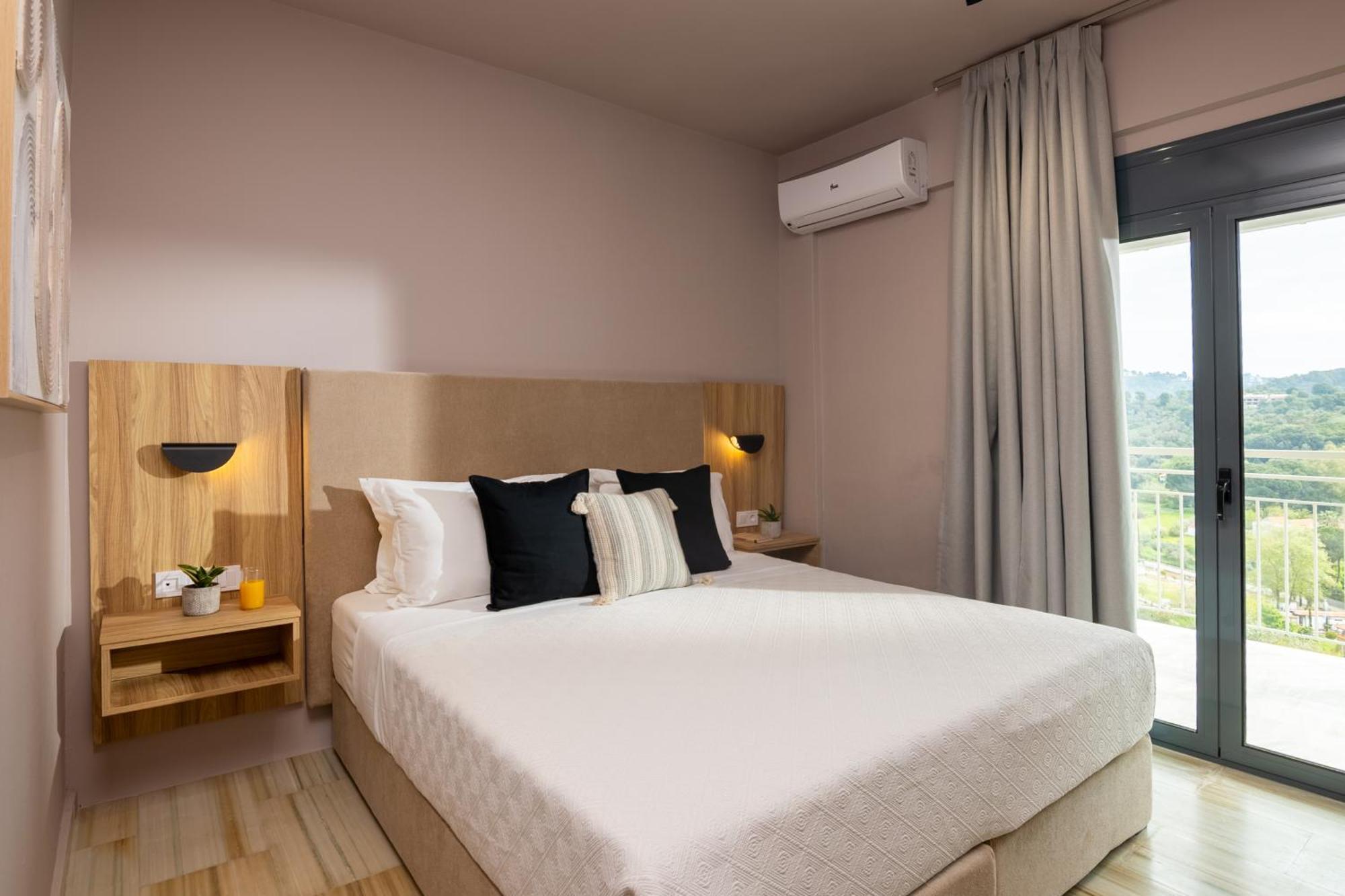Petra Nera Skiathos, Philian & 4*