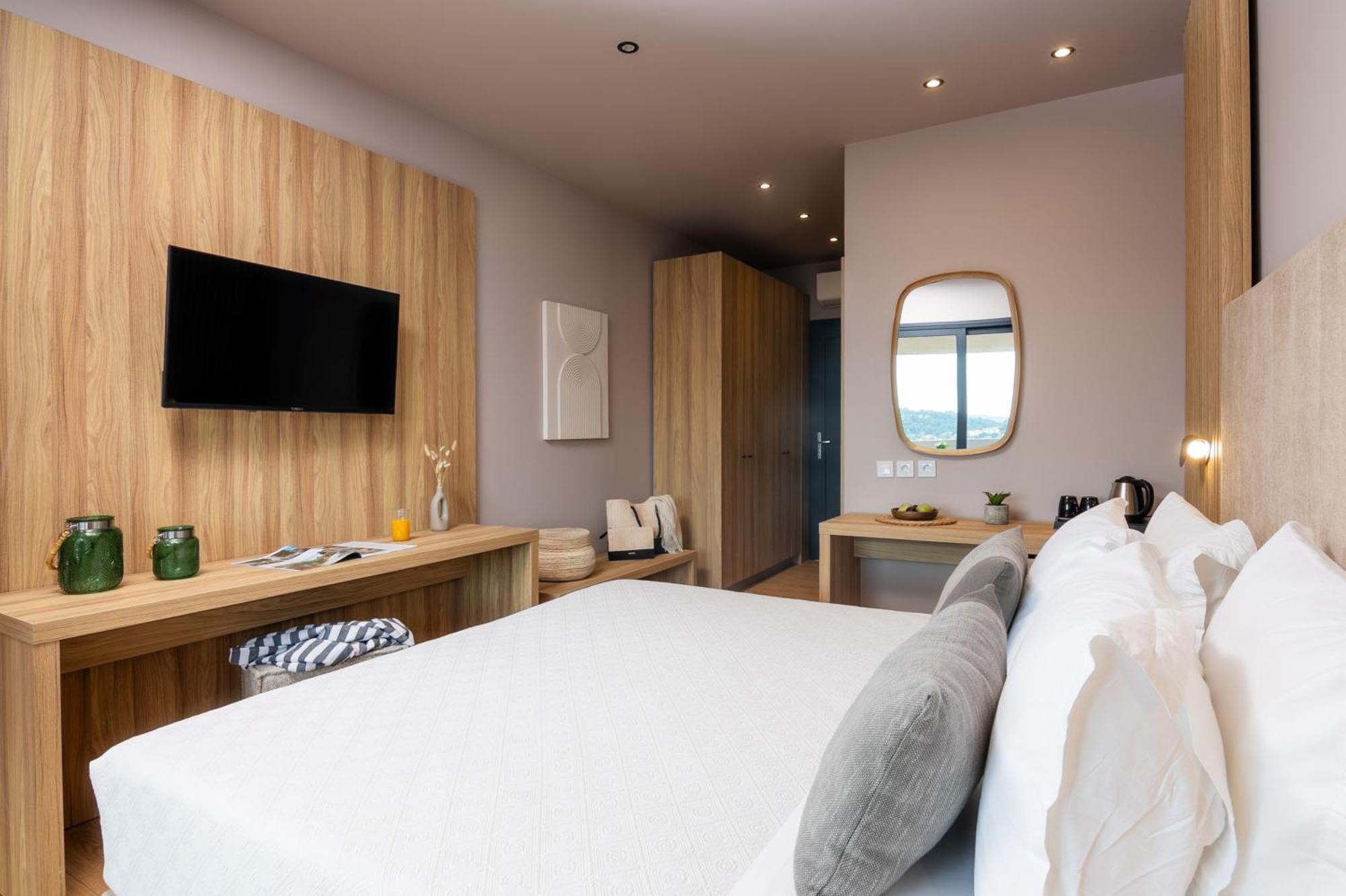 Petra Nera Skiathos, Philian & 4*